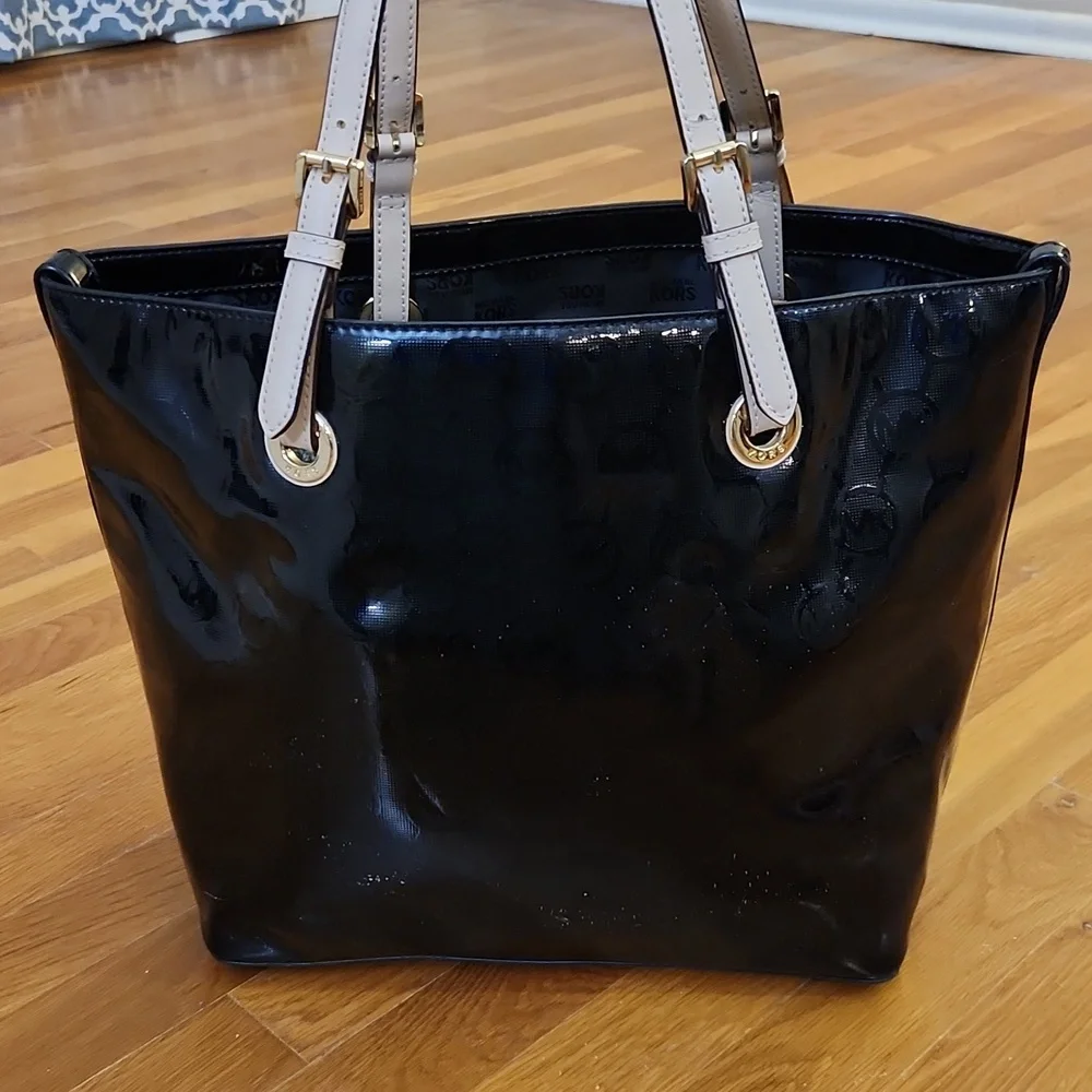 Michael Kors Jet Set Tote